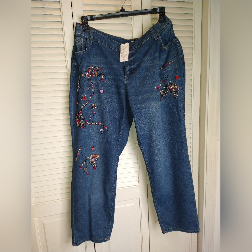 WOMEN'S MID-RISE, BEJEWELED JEANS, SIZE 22WP. NWT